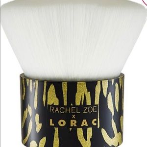 Diamond powder brush that leave you flawless